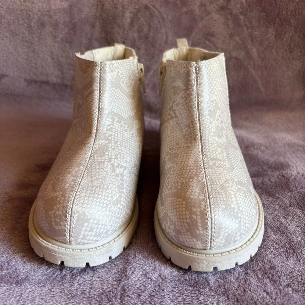 Carters Bessy Toddler Girls Snakeskin Print Ankle Boots Size 12M CF24K14H